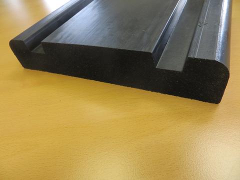 R425 Wall Guard (200 x 40 x 3000 mm) — Rubber.co.uk