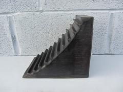R142 Vehicle Wheel Chock (230 x 160 x 205 mm)